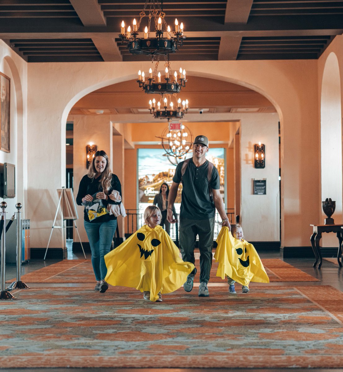 L'Halloween approche 👻! 
Profitez pleinement de la chasse aux bonbons le 28 octobre🍬… Et de toutes les activités que nous avons soigneusement préparées pour vous durant ce mois d'octobre 🍄!

#FairmontManoir #ThatFairmontFeeling