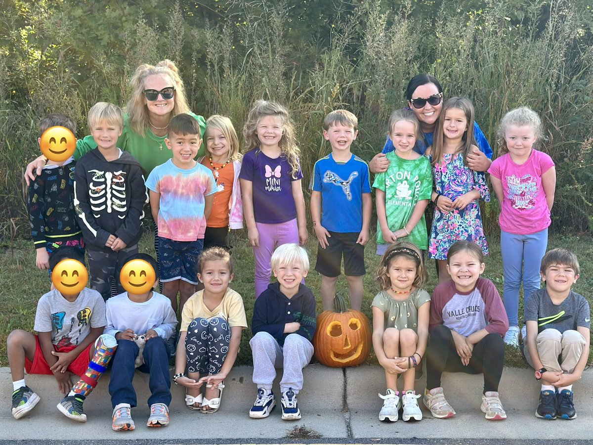 Meet Jack, our class pumpkin that these sweet bullfrogs designed and helped carve.🎃