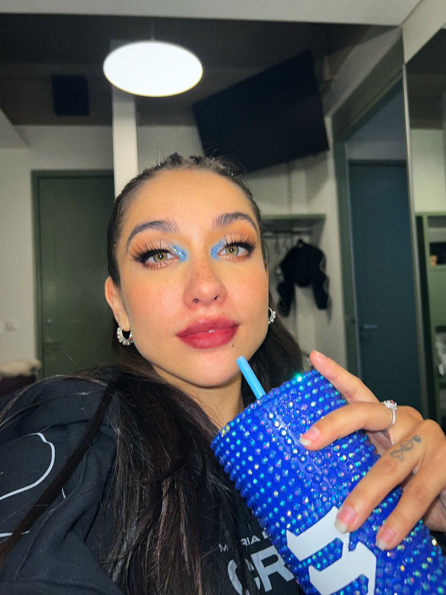 MariaBecerra22 tweet picture