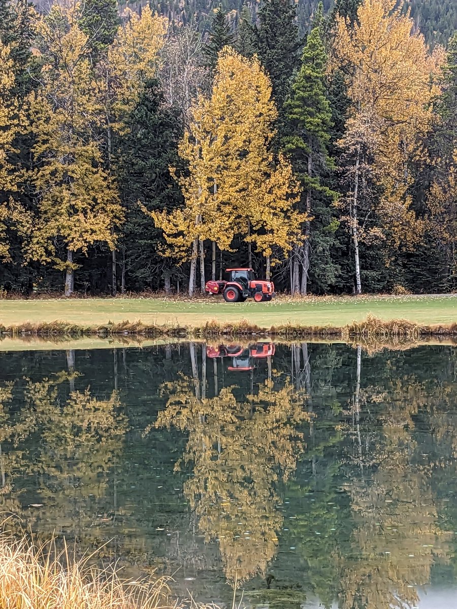 WcTurfball's tweet photo. What a week aerating fairways at one of Alberta's finest. @KananaskisGolf is truly awesome and looks amazing this time if year. Thanks Calvin,@Max_MacKenzie and crew for the loop. You have an amazing office thats for sure!!⛰️ https://t.co/v4opA9CrYq