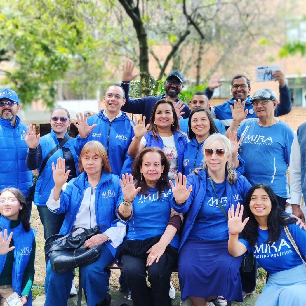 Fapuentess's tweet photo. #Bogotá | Hemos recorrido más 500 barrios en estos 104 días de campaña, nuestro compromiso es seguir llegando a más bogotanos, escucharlos y beneficiarlos con nuestro trabajoⓂ️❌5️⃣

Este 29 de Octubre al @concejodebogota
Marque el logo del @partidomira
Y el número 5, y para la JAL MIRA y el número 85.
#TodosUnidosPorBogotá #elecciones2023 #ConcejoMIRA5
#JalMIRA85 #MIRA5