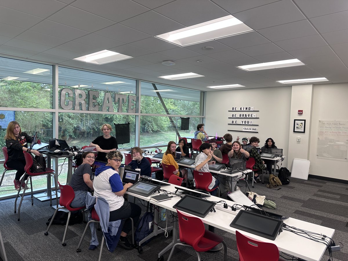 MrsTech's tweet image. GOOD luck to the 2D Animation students for the next 24ish hours! #SMSDAIM #animation @smsd_caa @theSMSD @24hourscontest GOOD LUCK AND HAVE FUN! #OneShawneeMission #TimeToShine