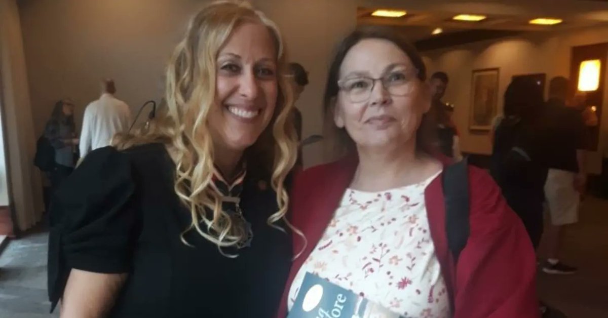 HudgensMolly's tweet image. Today @IN_SchoolSafety &amp;amp; the  Indiana School Safety Specialist Academy welcomed us to Indianapolis as part of their Advanced Academy. I loved meeting @EducateIN professionals dedicated to ❤ing &amp;amp; protecting IN kids. #gobesomekidshero @dbc_inc @SafeSchoolsOrg #Psalm91 #mohstrong