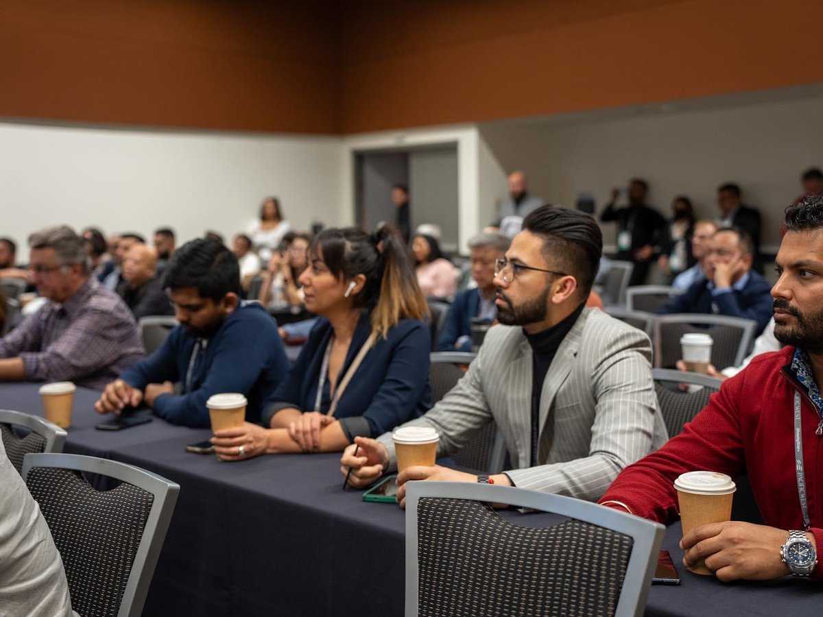 DarciLaRocque's tweet photo. Honored to have been a part of the Pacific West Conference 2023! 🙌🎉

Hope you've learned valuable ideas for improving the systems of your real estate business.

Let's turn these ideas into real changes to make your business better. 🏡💼 https://t.co/bZ82y9yZau