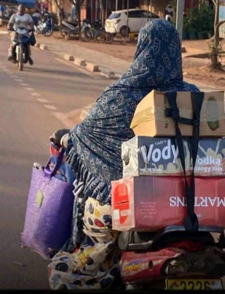 Le pays réel, la lutte sera longue.
#Vody #Faxe #Alcool #Jeunesse #BurkinaFaso