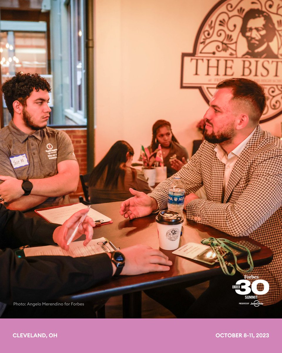 📸 #ForbesUnder30 listers and students from Frederick Douglas High School dined and conversed with Cleveland community members at the #Under30Summit Service Day. trib.al/Cj40mE2