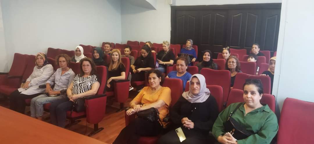 FOzdikicioglu's tweet photo. Türkiye, kadınların emeği ve gücü ile gelecek hedeflerine emin adımlarla ilerlemek adına;
 Bu hafta ki olağan yönetim kurulu toplantımızı yönetim kurulu üyelerimiz ile birlikte gündemle alakalı istişare toplantımızı gerçekleştirdik.
"Kadınlar siyasetin nesnesi değil, öznesidir." https://t.co/Q0t7GBeKvi