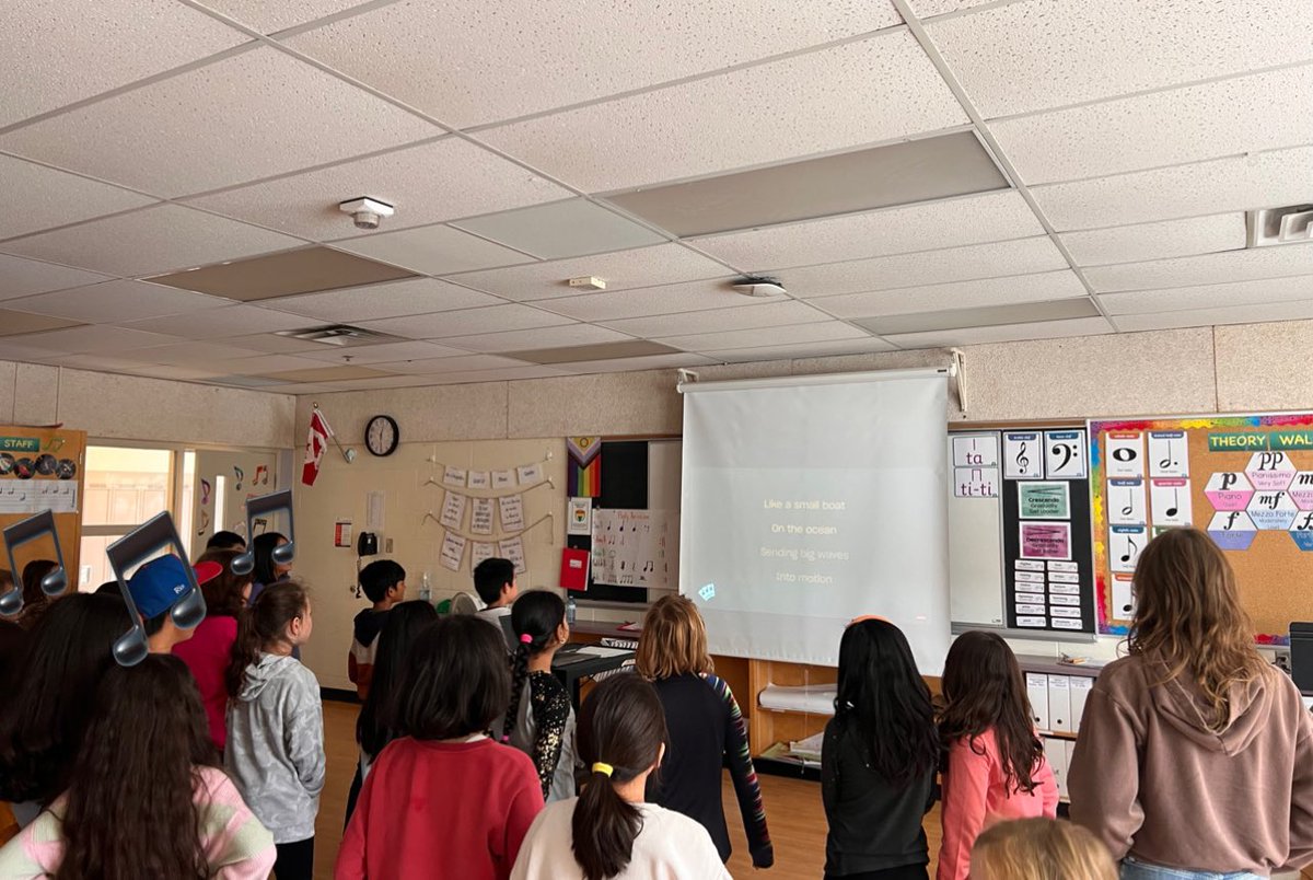 MsDargento's tweet photo. Welcome to the Junior Choir!  So many beautiful voices filled the music room today🎶 #yrdsb #music #choir https://t.co/kXgIwMB7cO