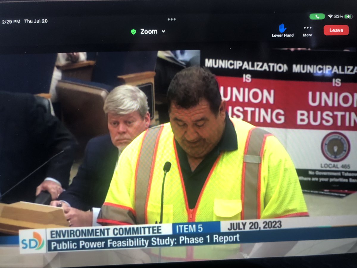 LoriSaldanaSD's tweet photo. 5/ This is not about "union busting"- it's about preventing intentional, long-term overcharging of #SanDiego ratepayers.

Despite these misleading signs: Other municipal, publicly owned utilities (such as #SMUDUpdates in Sacramento) also use IBEW union workers. https://t.co/bLmm6JZKKW