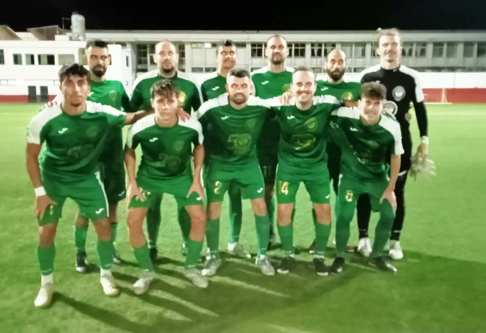 Antonio León (@antonioleonrgue) on Twitter photo El <a href="/CGuayarmina/">CD Guayarmina</a> logró esta noche en Artenara su primera victoria de la temporada, tras ganar 3-4 a la <a href="/udartenara/">U.D.Artenara</a> al que cede el farolillo rojo.
Los del Valle de Agaete habían sumado la última semana sus 2 primeros puntos tras empatar con <a href="/losnidilloscd/">losnidilloscd</a> 2-2 y <a href="/CdBanaderos/">C.D.Bañaderos</a> 1-1. El <a href="/CGuayarmina/">CD Guayarmina</a> logró esta noche en Artenara su primera victoria de la temporada, tras ganar 3-4 a la <a href="/udartenara/">U.D.Artenara</a> al que cede el farolillo rojo.
Los del Valle de Agaete habían sumado la última semana sus 2 primeros puntos tras empatar con <a href="/losnidilloscd/">losnidilloscd</a> 2-2 y <a href="/CdBanaderos/">C.D.Bañaderos</a> 1-1.