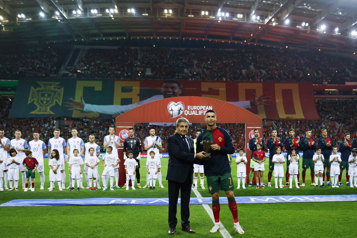 Estamos no EURO 2024!💪🏼🇵🇹
Muito feliz por ajudar Portugal a atingir mais uma fase final de uma grande competição.
Um agradecimento especial à Federação Portuguesa de Futebol e aos adeptos que estiverem presentes no estádio pela bonita homenagem!🙌🏼🇵🇹