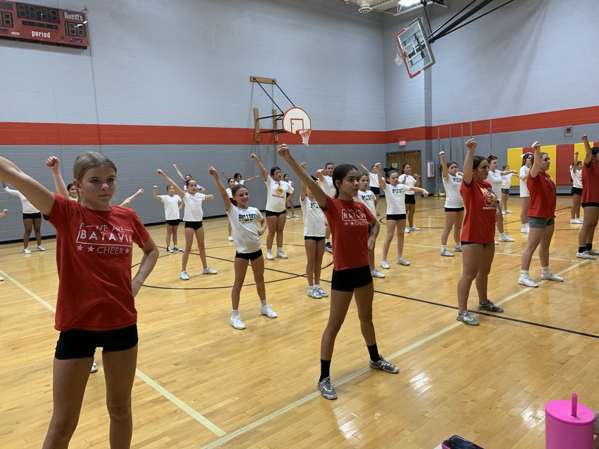 CheerRotolo's tweet image. RMS CHEER tryouts 5-7pm Tuesday Oct. 17 in west gym. See you there! 🐾❤️
