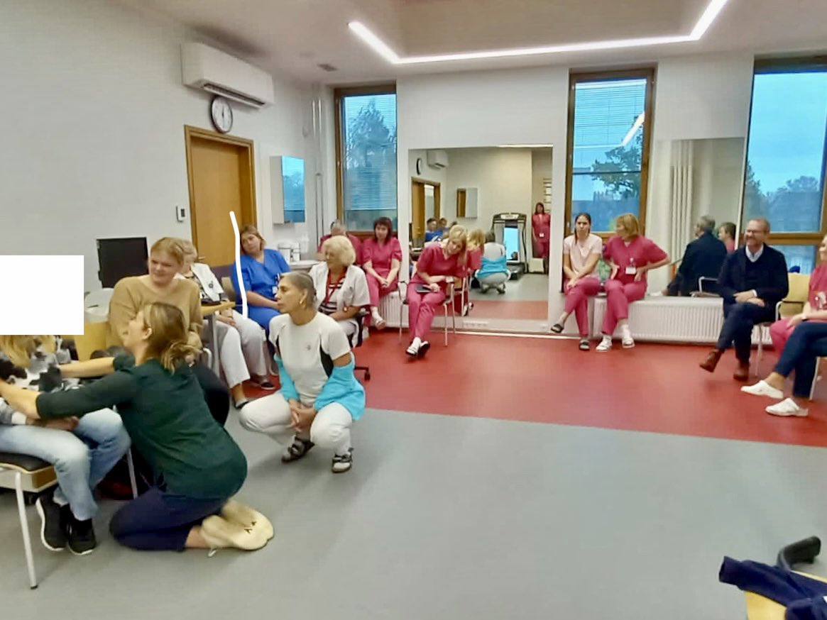 Hannah_Morgs's tweet photo. #AHPDay2023 spent reflecting on a wonderful trip to Estonia talking all things CF, HEMT &amp; HomeSPIT. An incredible experience sharing paeds CF physio practice internationally. Huge thanks to @ChildHealthInt1 for the opportunity and the teams at Tallinn &amp; Tartu for the hospitality https://t.co/msV9pH9HT2