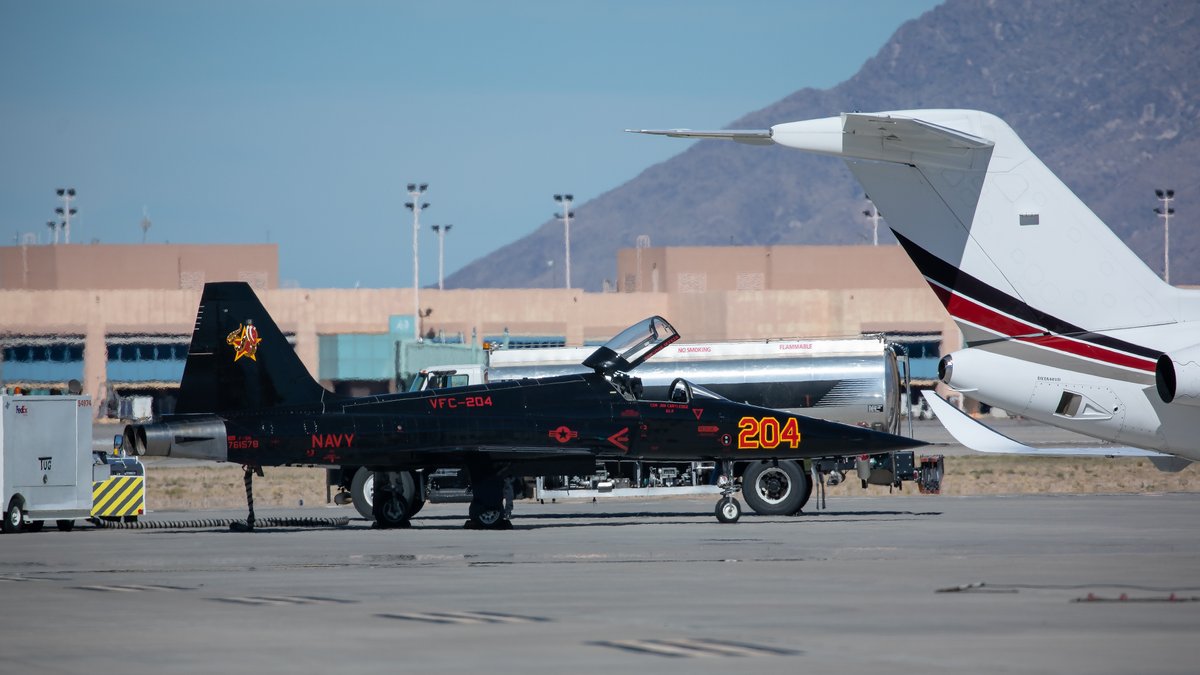 RIVER04 from VFC-204, the River Rattlers stopped by the @ABQSunport today!

#photooftheday #photography #avgeek #aviation #aviationphotography #avgeeks #planespotting  #planespotters #F5 #F5TigerII #Navy #USNavy #VFC204 #NavalAviation #Agressor