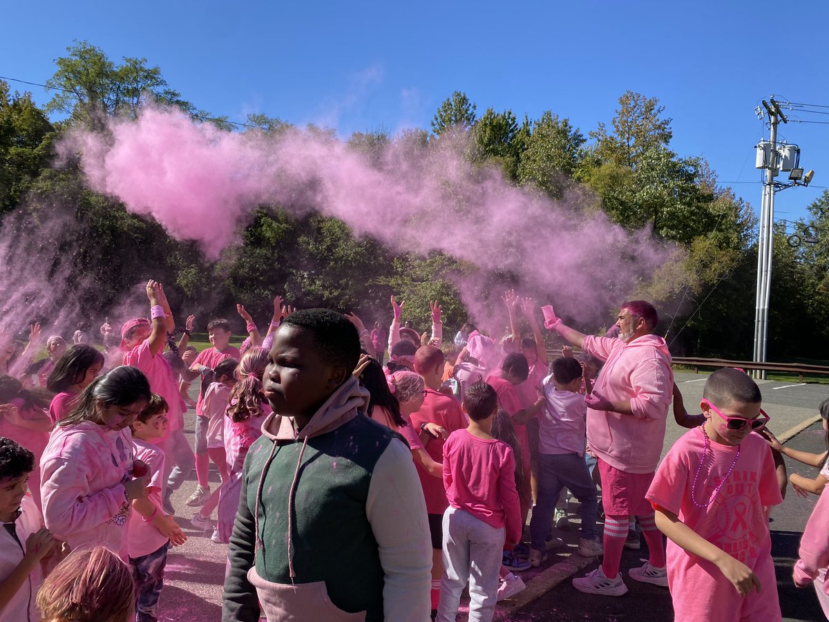 It may be Friday the 13th but Jay Slade and I were lucky enough to be invited to Cooper School’s PinkOut today. It’s the mission of Principal Gramata and Mr. Gregorio to teach students the importance of giving back @OBSupCittadino @OBassistantsup @coopthecrab