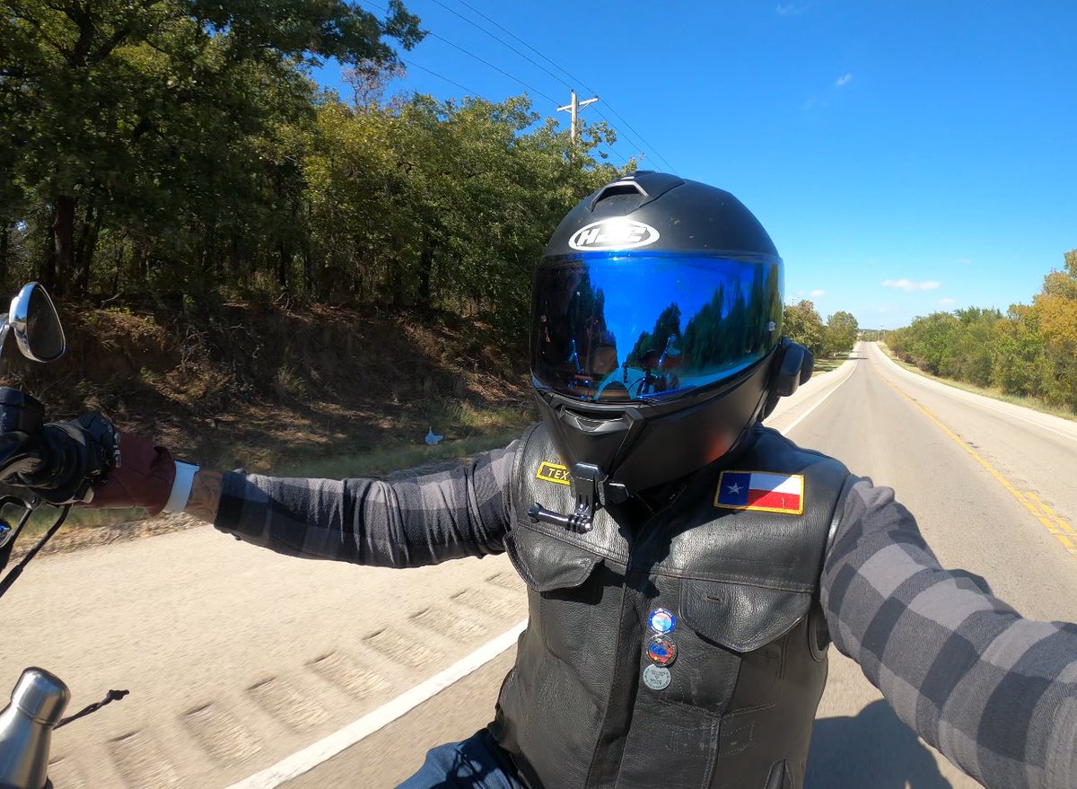 IsraelTheActor's tweet image. Wind therapy. 💨🏍️