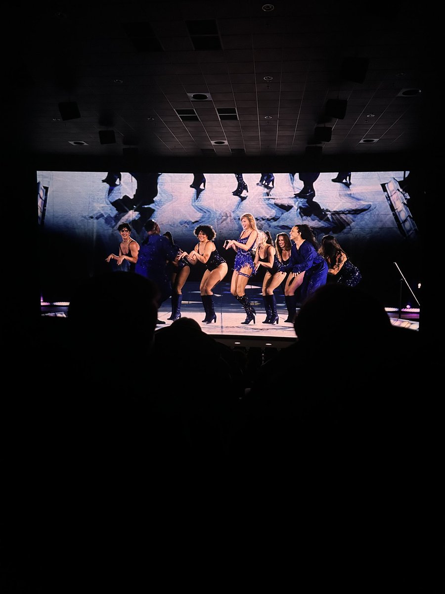 mptbvv's tweet photo. i was so enchanted to watch the eras tour movie !!! 💞🎊🎶 had the best day ever, just hits different 🎬🍿 
#TSErasTourFilm @taylornation13 https://t.co/DNwnnKeEls