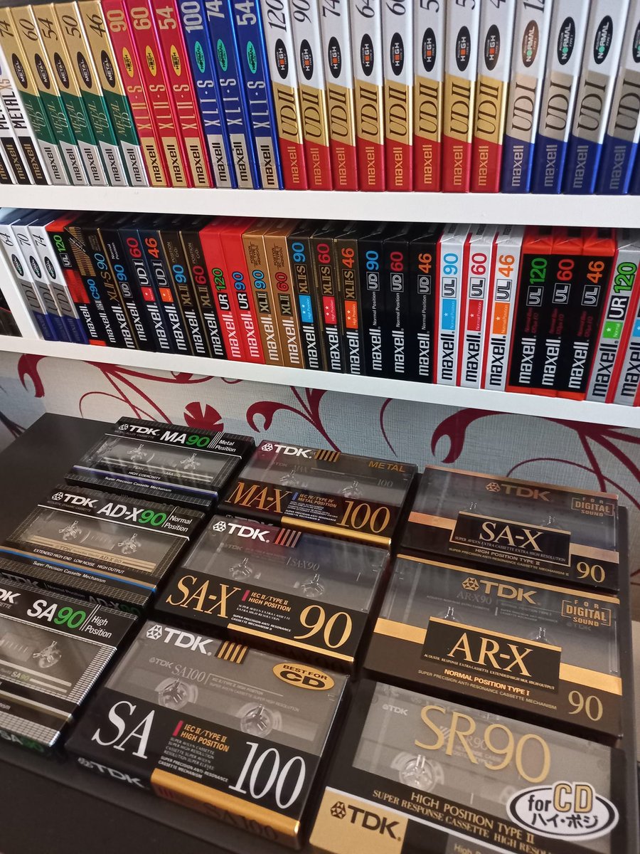 vodouch2000's tweet photo. Extraordinary #TDK cassettes π Ok, there are some #maxell ones too π
(photo: Mel Pleasent)
#audiocassettes #compactcassettes #analog #vintage #audio #retro #goodolddays https://t.co/LcGgaWOEaF
