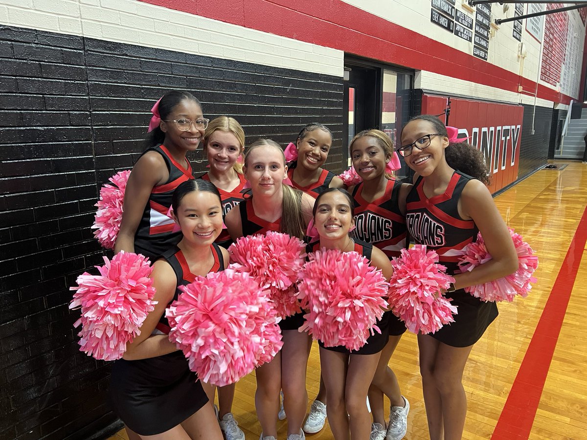mia_langi16's tweet photo. Cheerleaders don’t get enough credit! Love your kiddos and their spirit for ALL the programs on campus! @londonbrooksss @hebisd @HEBISDpeople @HEBAthletics https://t.co/lzhGx811rZ