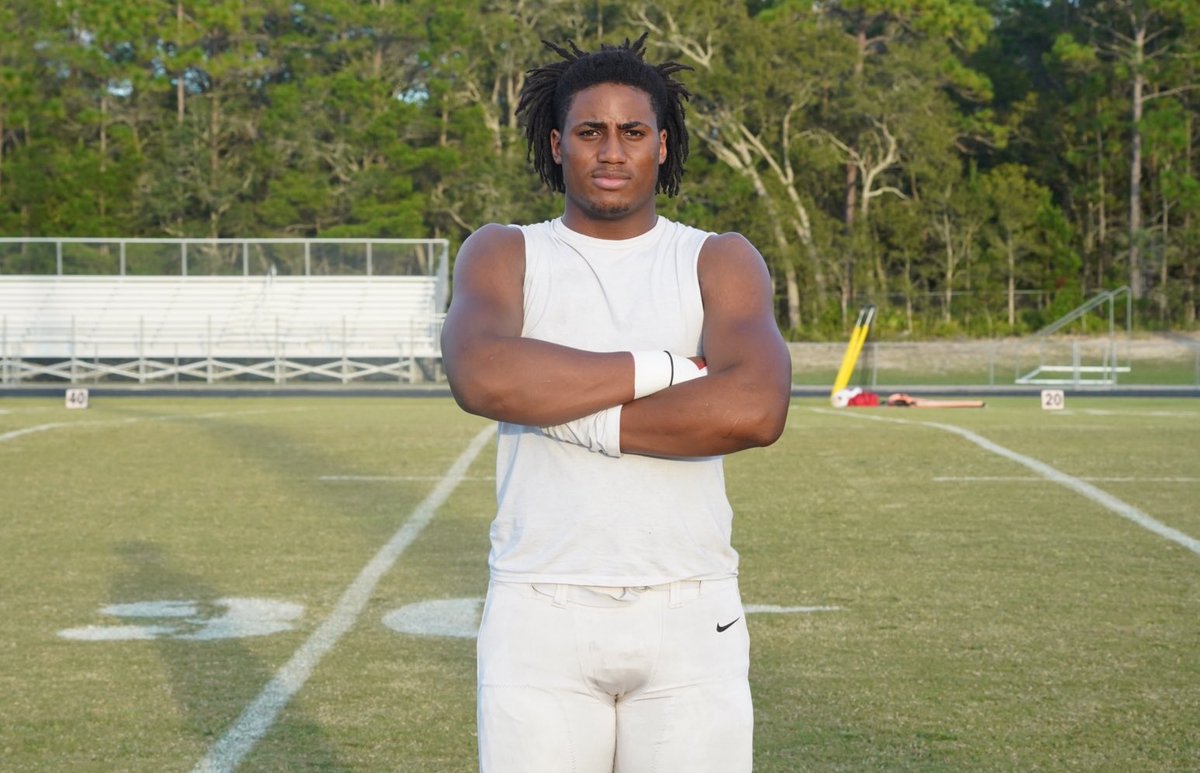 Checking in with #Alabama 2024 DL target Elias Williams ahead of tonight’s game vs. Weeki Wachee. Head to @BOL_On3 to follow along for updates from this game and other high school football contests! ➡️ on3.com/boards/threads… #RollTide