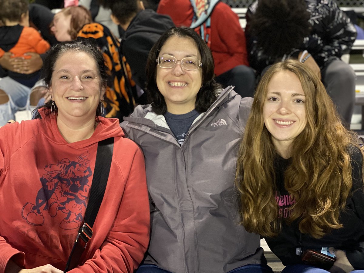 ⁦<a href="/MontPleasantMS/">Mont Pleasant Middle</a>⁩ representing at ⁦<a href="/SCSchools/">Schenectady Schools</a>⁩ homecoming!!’ #schenectadyrising 🦅🦅🦅