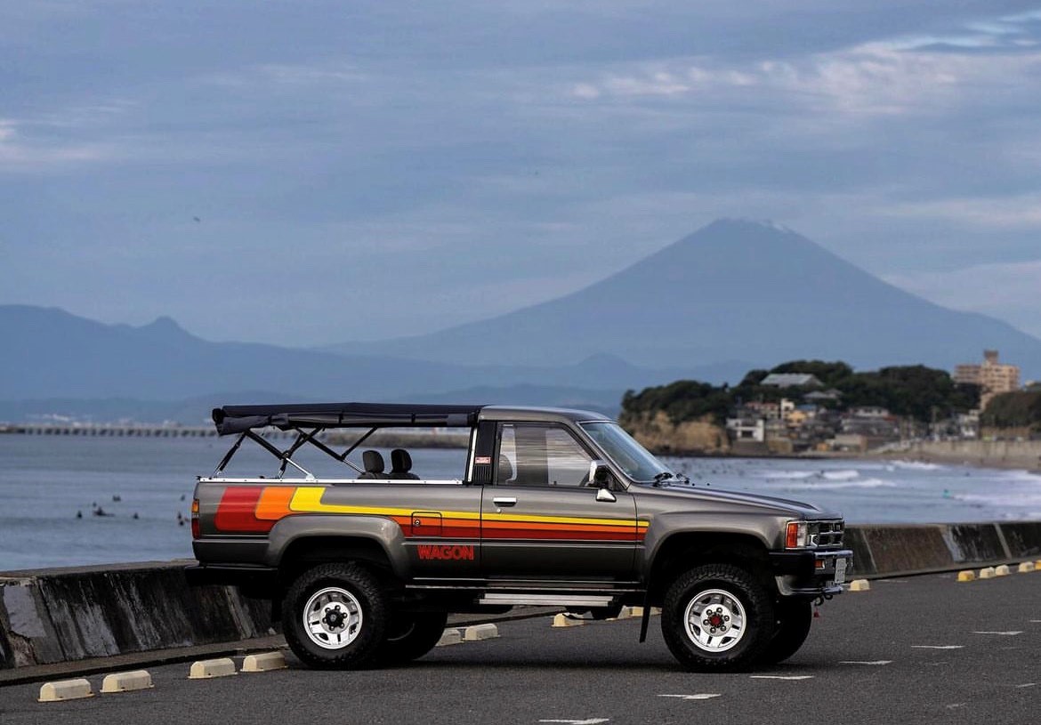 Yota's age like Yoda🤩 🤘 

#softopper #toyota #toyotahilux #softoppertruckbedcap #truckbedcover #truckbed #classic