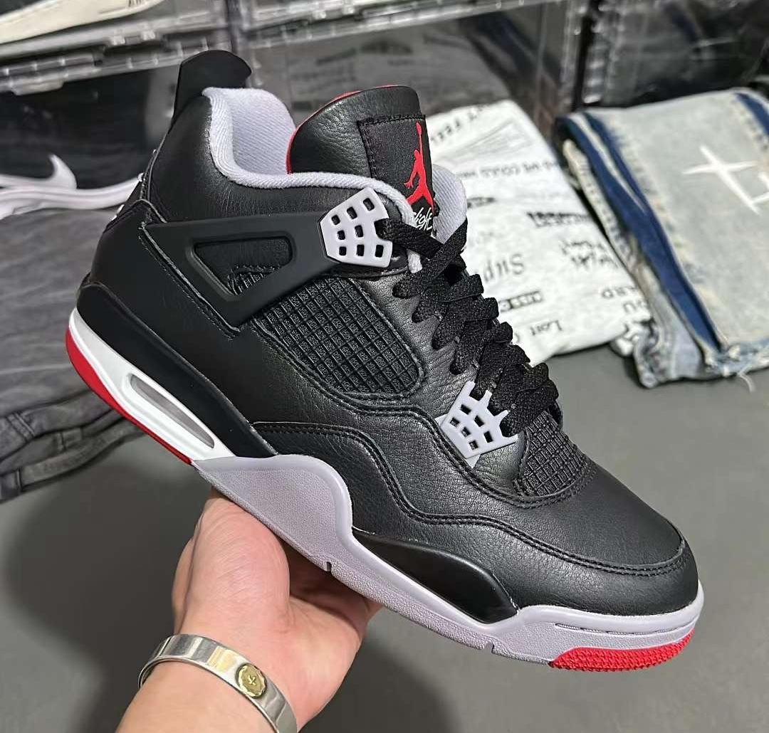 sneakerfiles tweet picture