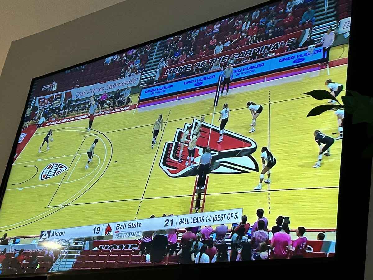 LBpineapple's tweet photo. BSU v Akron. Three Pineapple Alums on the court. Congrats Lauren, Paige &amp; Cait. #KindaCool https://t.co/Joa2itSLhX