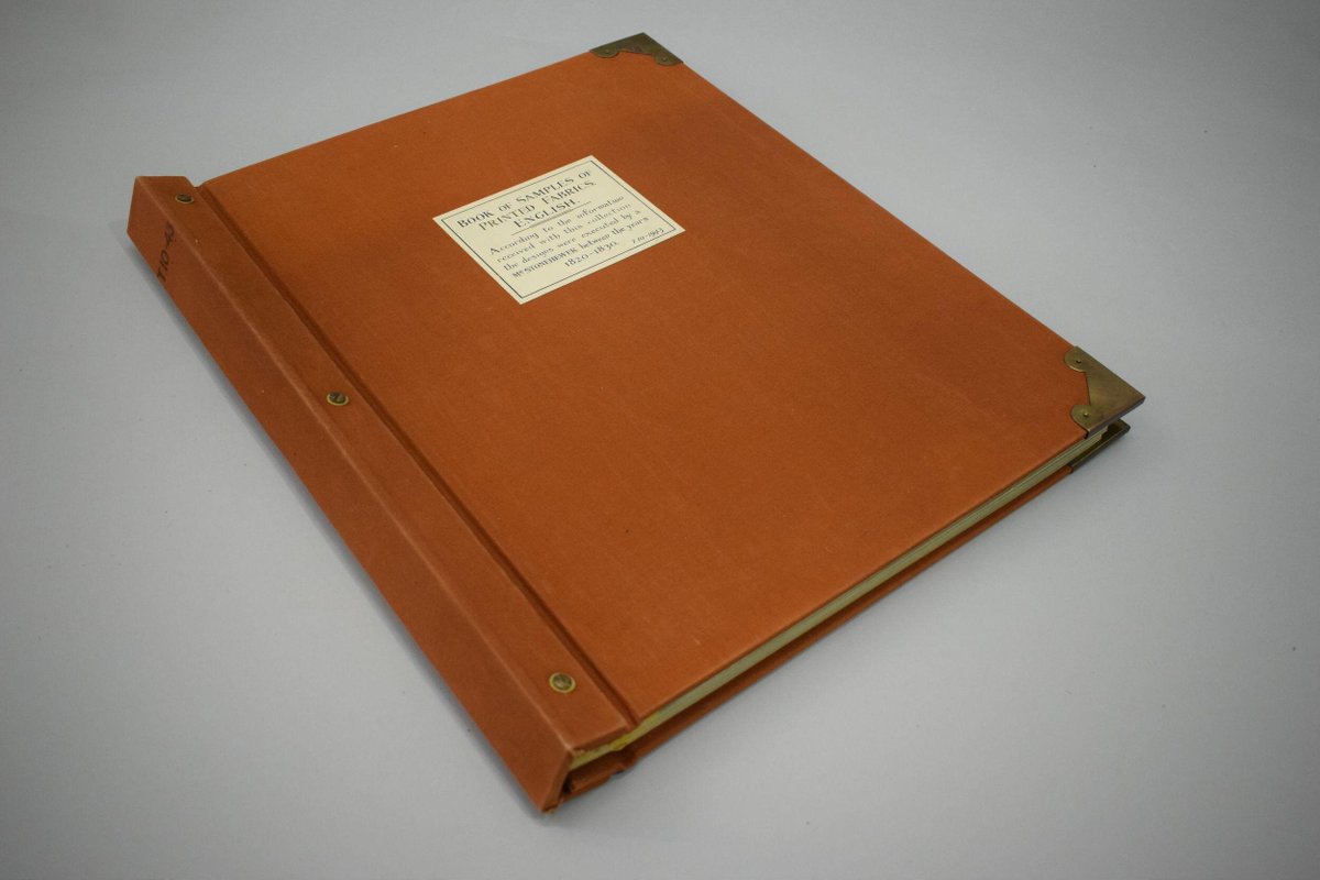 Printed samples album, 1820-30. Victoria & Albert Museum.