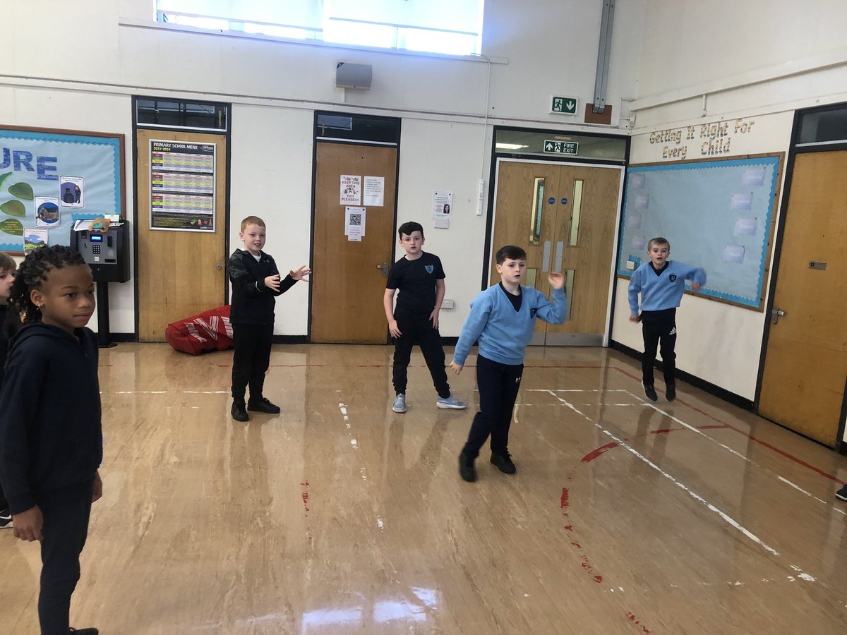 DiamondMarys's tweet photo. Primary 4 enjoying their pe session today https://t.co/QtwHjUk2r8