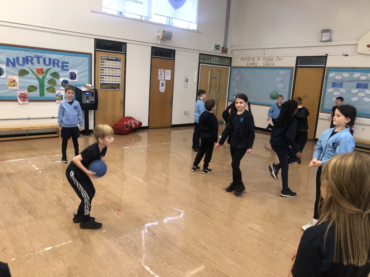 DiamondMarys's tweet photo. Primary 4 enjoying their pe session today https://t.co/QtwHjUk2r8