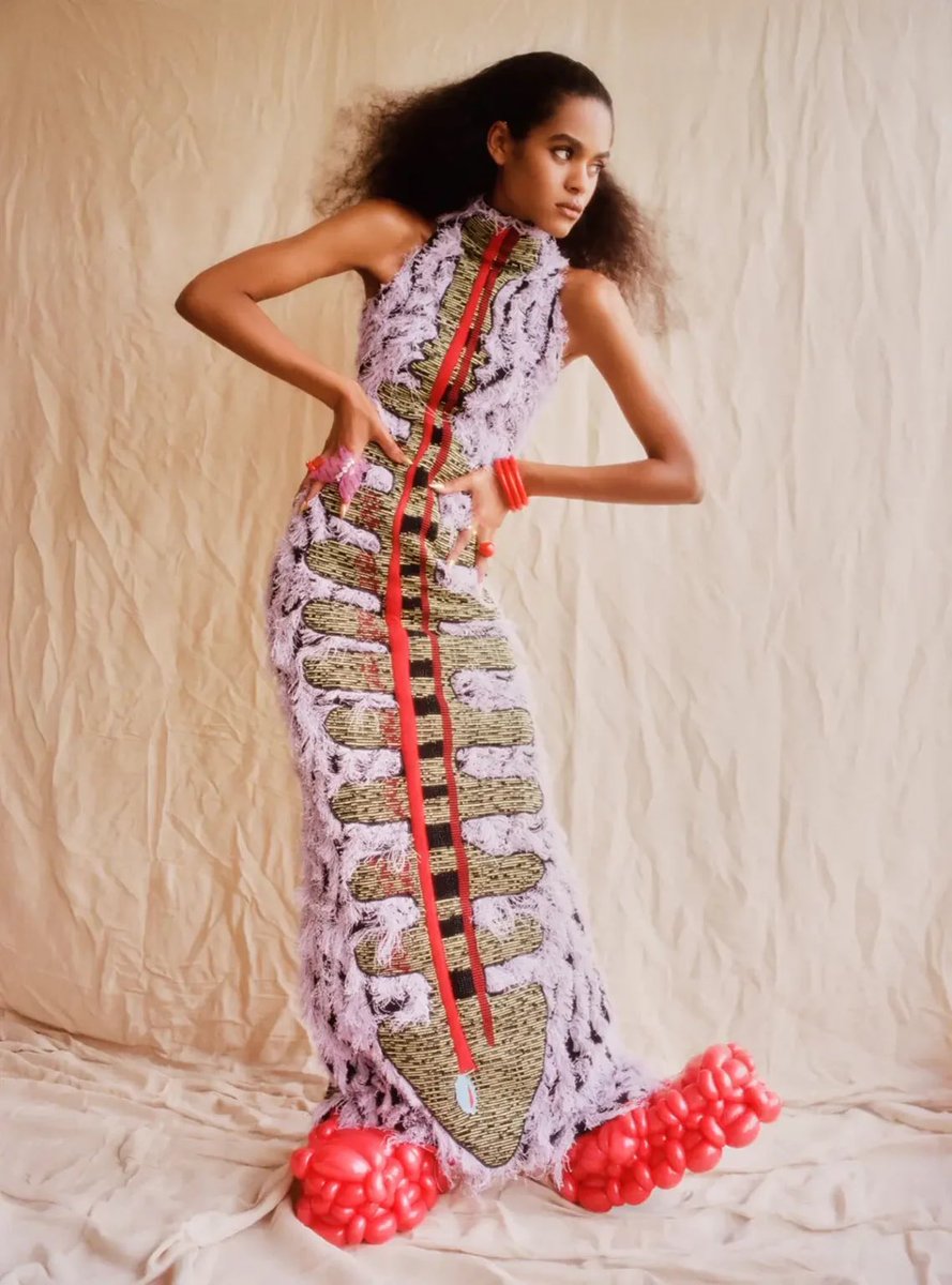 jacquemusx's tweet photo. Vogue Portugal never fails to deliver a fun editorial https://t.co/deZeBHIayL