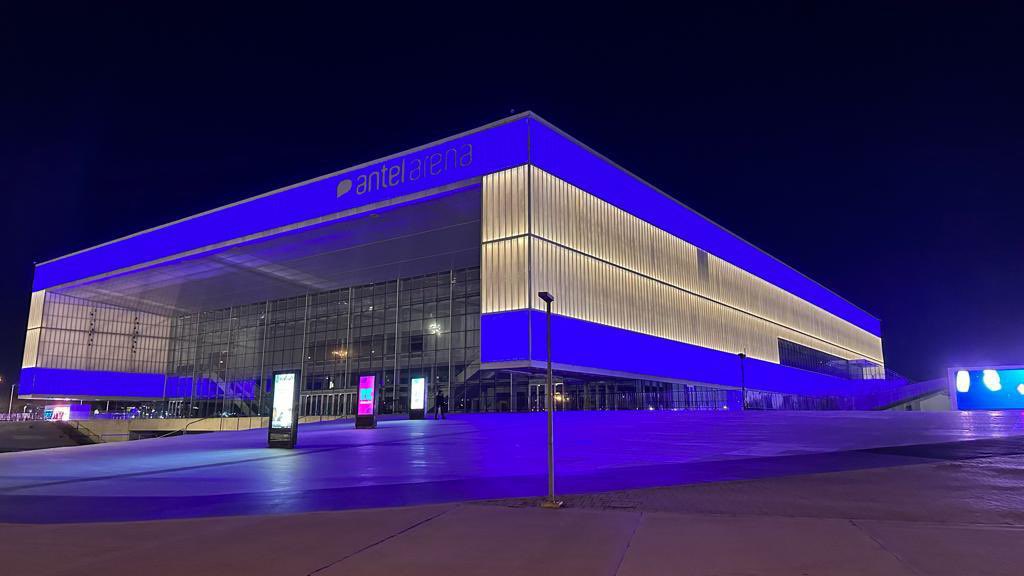 Contra el terrorismo, por la vida y por la paz. El Antel Arena se iluminó con los colores de la bandera de Israel. 🇺🇾🇮🇱