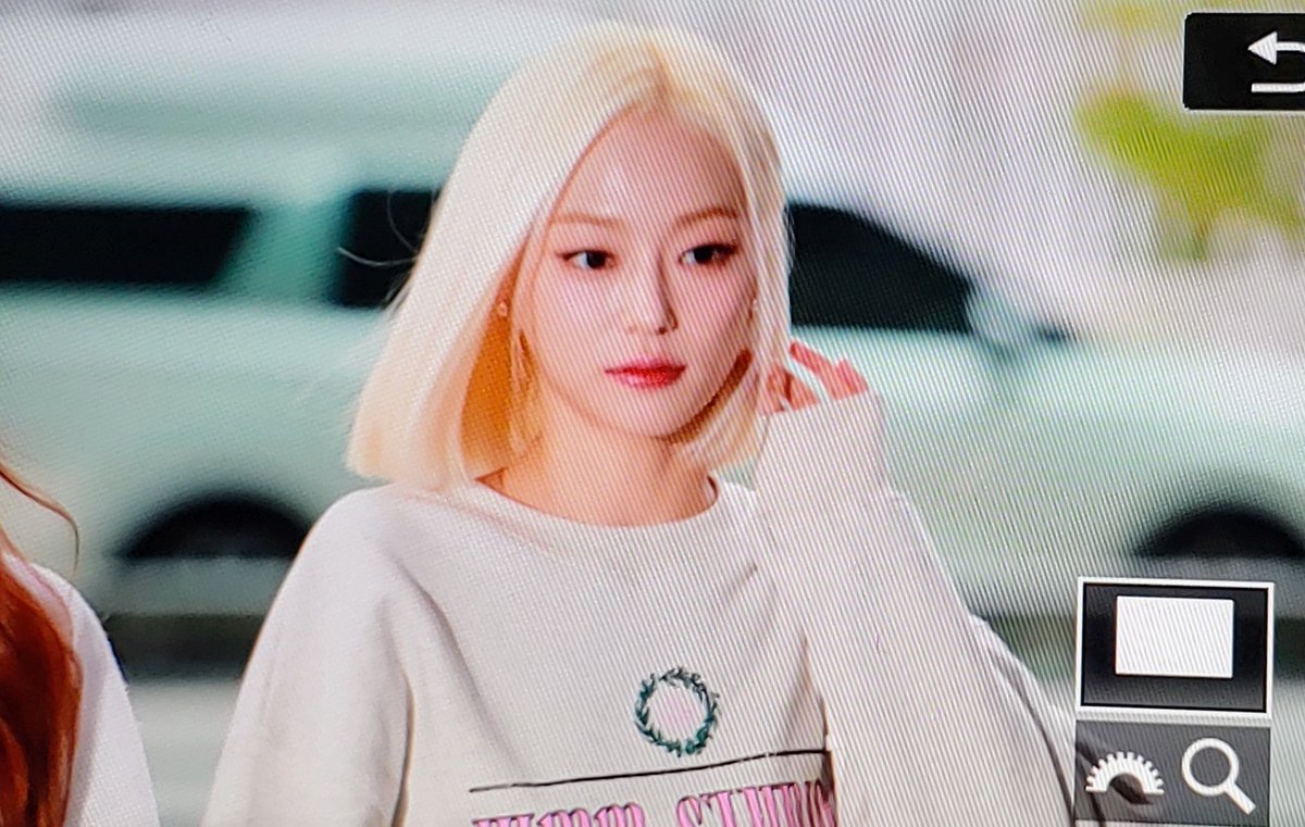 여우더쿠 tweet media