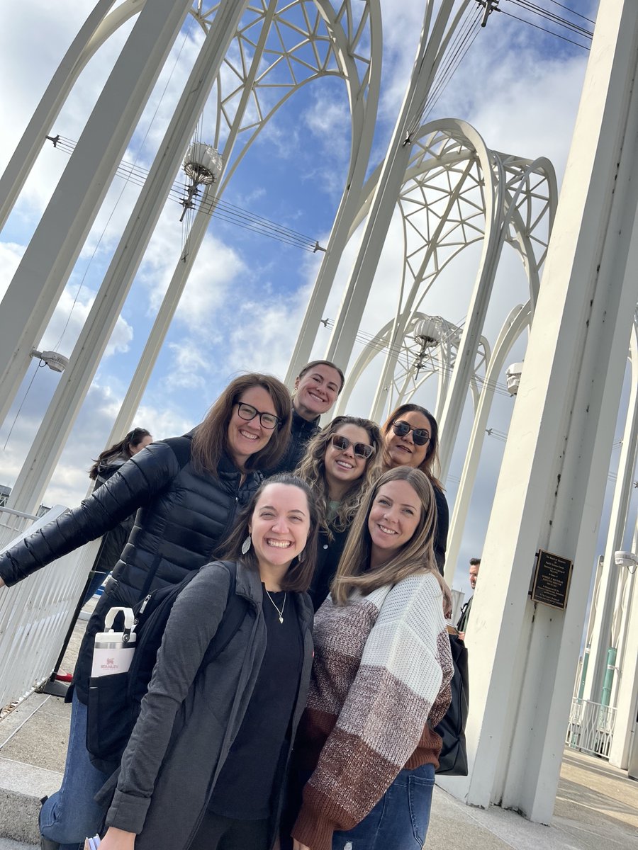 MyDynamicEvents's tweet image. Can you name this iconic #PNW location? We love when the sun comes out while we do walk-throughs and site visits to put the final touches together before attendees arrive! 🌤️ #eventprofs