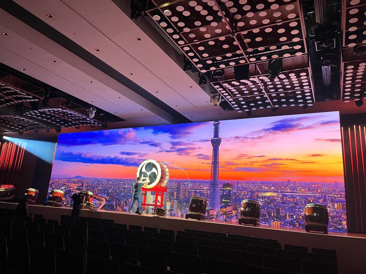 先日は六本木にて豪華キャストで演奏がありました！ステージも豪華で凄かった...！！！何よりとっても楽しかったです！🥹皆様、ありがとうございました🥹✨
【太鼓笑人めでたい】
学校公演、企業のイベント、お祭り、ワークショップなど、ご依頼承ります。
メンバー募集中！
medetai.otomokikaku.com