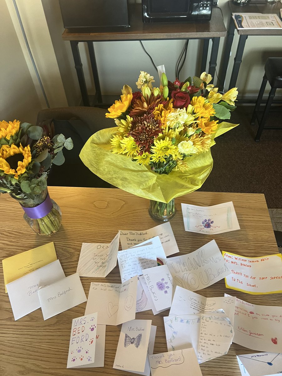NatashaJBedford's tweet photo. I’m so grateful that I get to call Small MS @CSMSCougars1415 home! The community, staff , and students really showed out for #PrincipalsWeek and I’m so appreciative of their words, kindness, gifts, love, and support! I’m so blessed! 🐾🐾 https://t.co/vX8Q64o3cJ