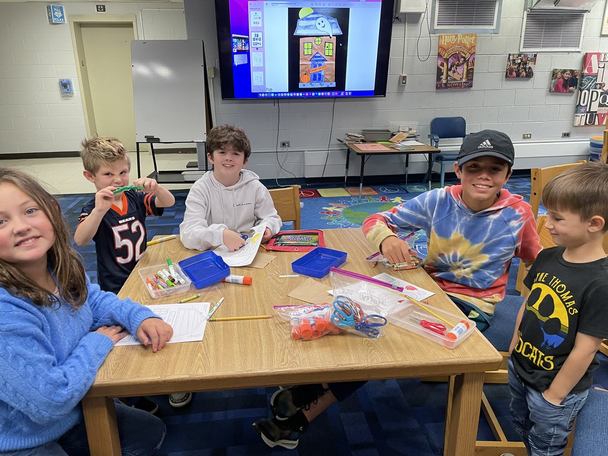 MissZwirn's tweet photo. These kids LOVED working with their fifth grade buddies! Thanks @missrumoro for a fun afternoon! #112Leads https://t.co/X4c5eKkvtc