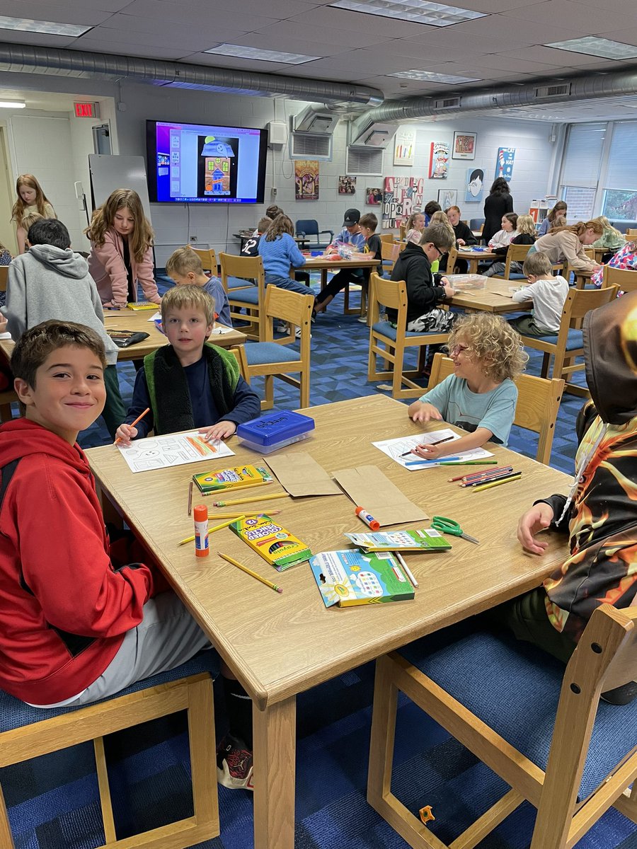 MissZwirn's tweet photo. These kids LOVED working with their fifth grade buddies! Thanks @missrumoro for a fun afternoon! #112Leads https://t.co/X4c5eKkvtc