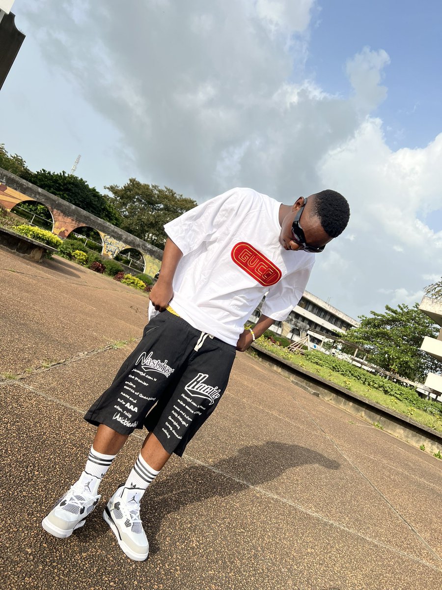 PocoTee1's tweet photo. Happy birthday to me❤️🍾🎊. Thank you Lord for another year ❤️. #october #october14 #birthday https://t.co/3iWvlHFKr9