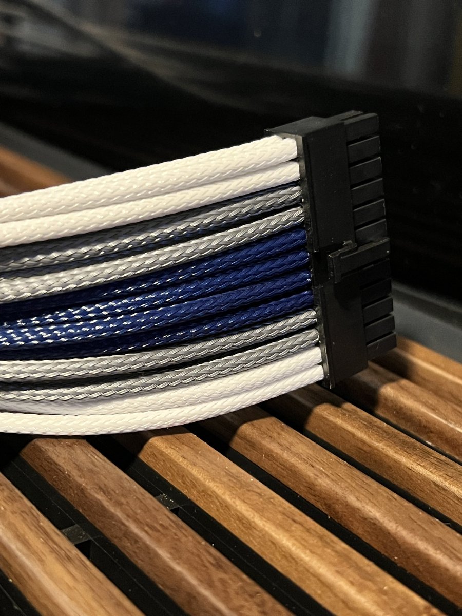 bespokeBaka's tweet photo. Mdpc-x ultra white, platinum x and grand bleu for a customer with a very special setup. https://t.co/RBQUMsSf9a
