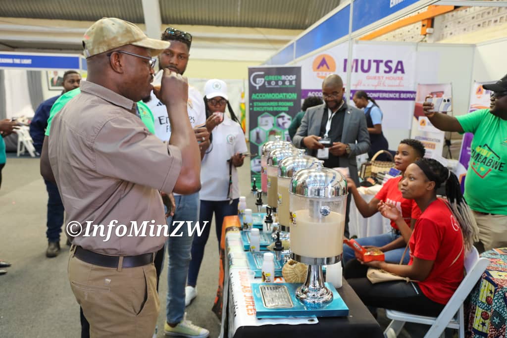 Our team at the SANGANAI HLANGANANI WORLD TOURISM EXPO ZITF ,HON @nickmangwana kindly passed by and appreciated the effort, contribution and hardwork we are putting towards the growth of our tourism industry.
@BarbaraRwodzi @MOTHI_ZIMBABWE @ZtaUpdates @MeetInZim