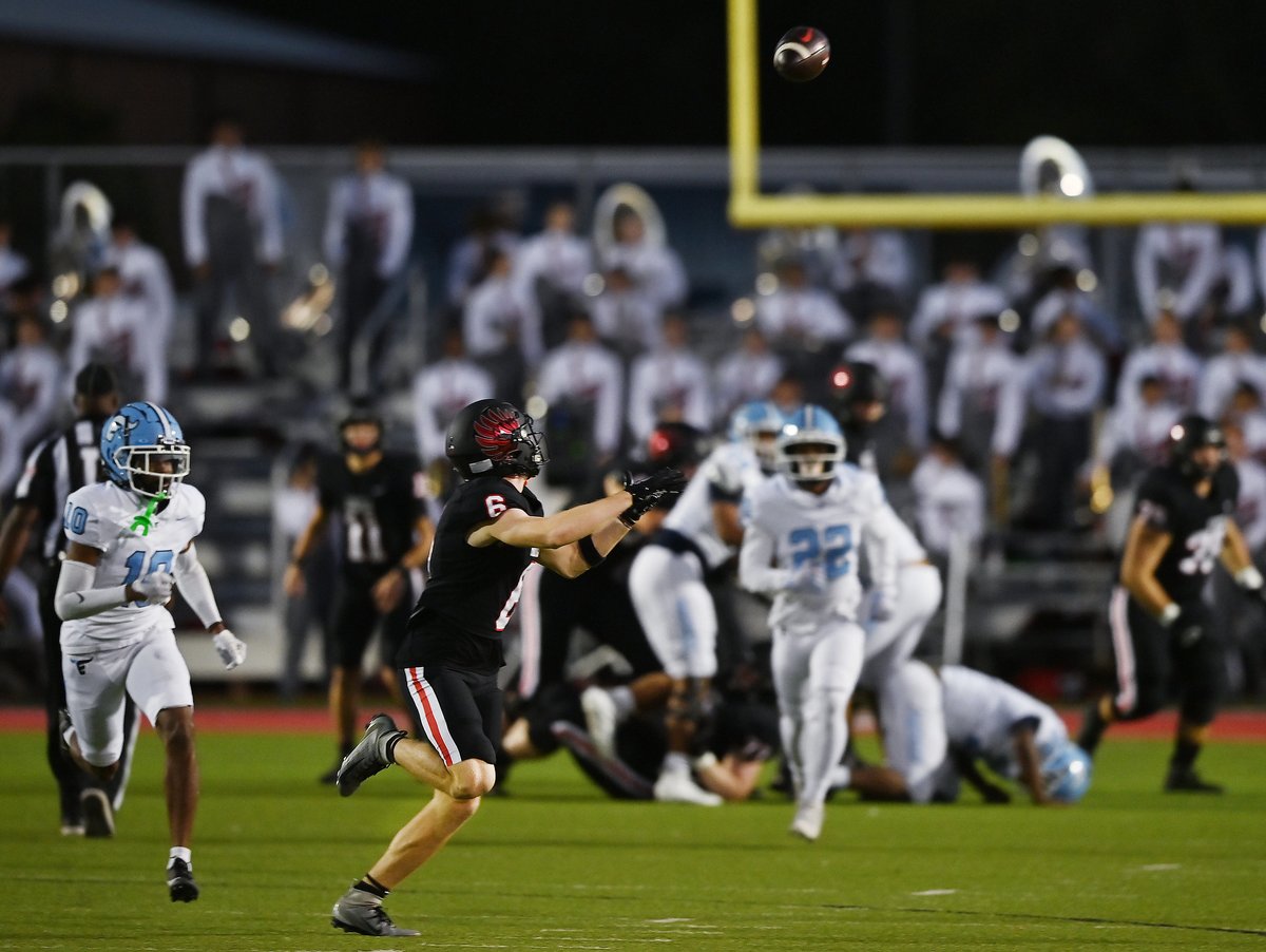 sports_drc's tweet photo. No. 10-ranked Argyle scored a touchdown with just 21 seconds remaining to win a 41-34 shootout over No. 2 Frisco Emerson Friday at Eagle Stadium.

“We’ve won before, but that one feels special."
https://t.co/LtQzl6YVkm https://t.co/Xmh1vqtReK