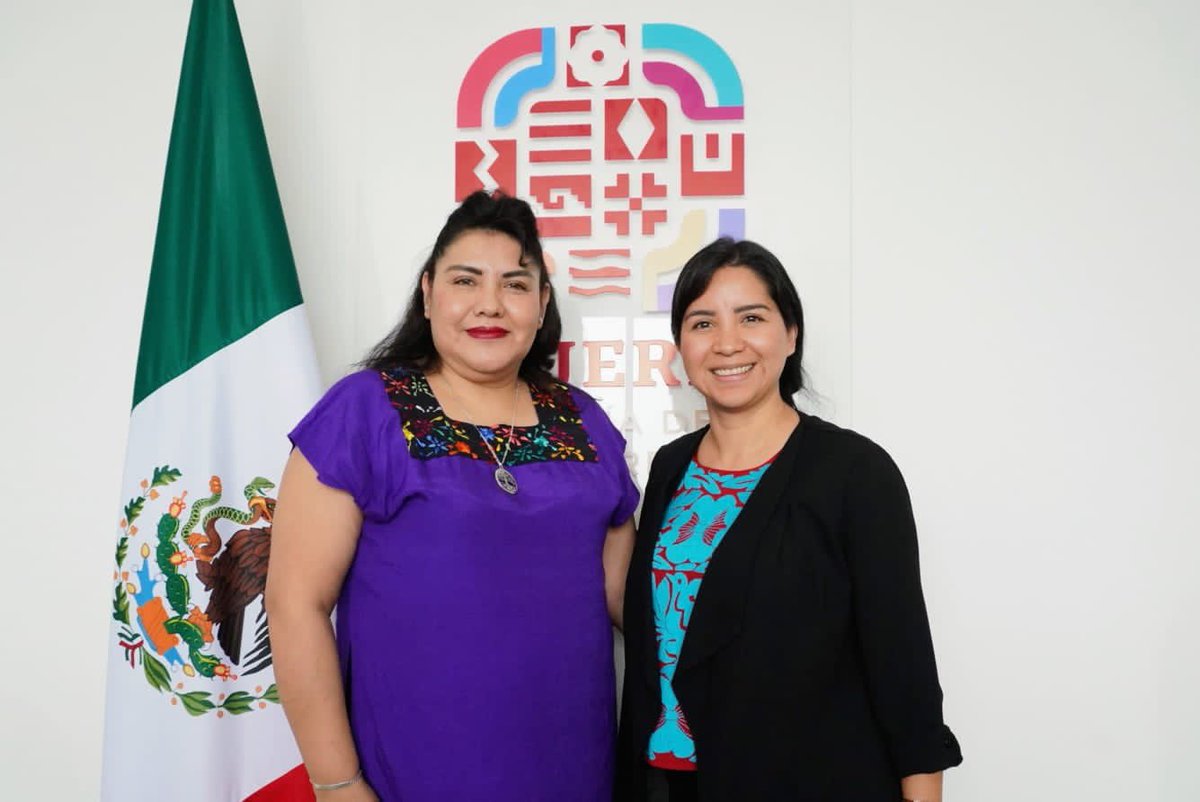 Neli_morena's tweet photo. 🫶Seguimos teniendo puentes en defensa de los derechos de la mujeres de #Oaxaca 💜

#fundacion #ConAngelDeMujer https://t.co/udAT8sEbWF
