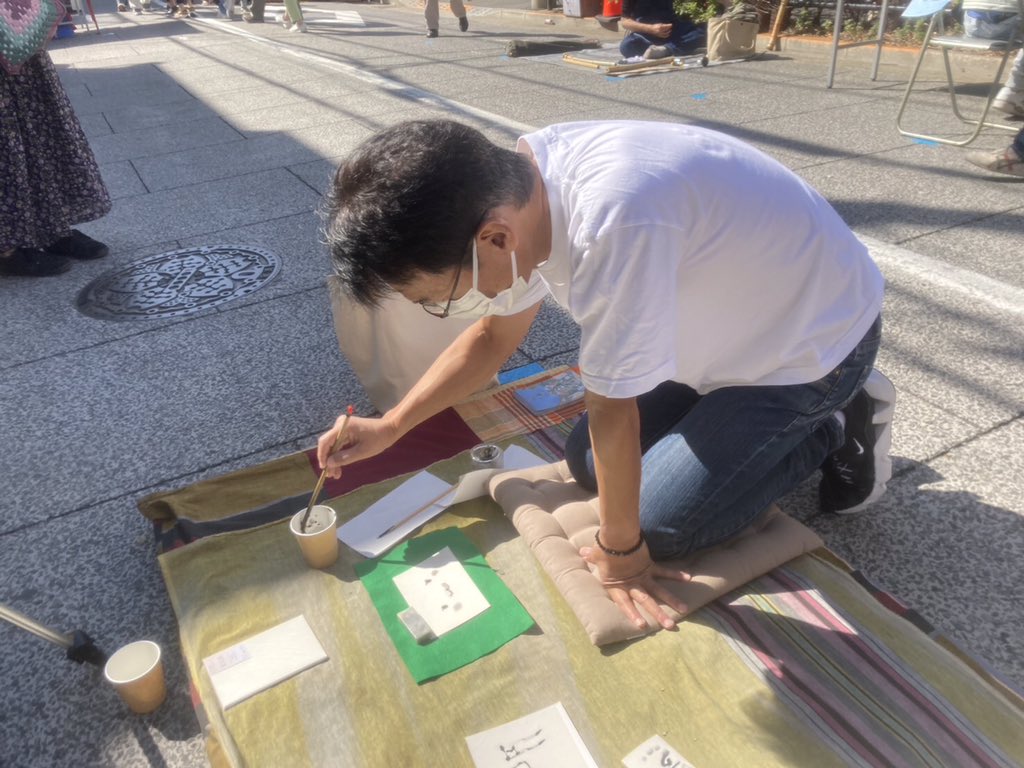 相方のブースに可愛いお客様が来てくれました❣️
<a href="/happy_borboleta/">Ｋ川さん</a> 

ポストカードワークショップ、ナント¥100也👀‼️