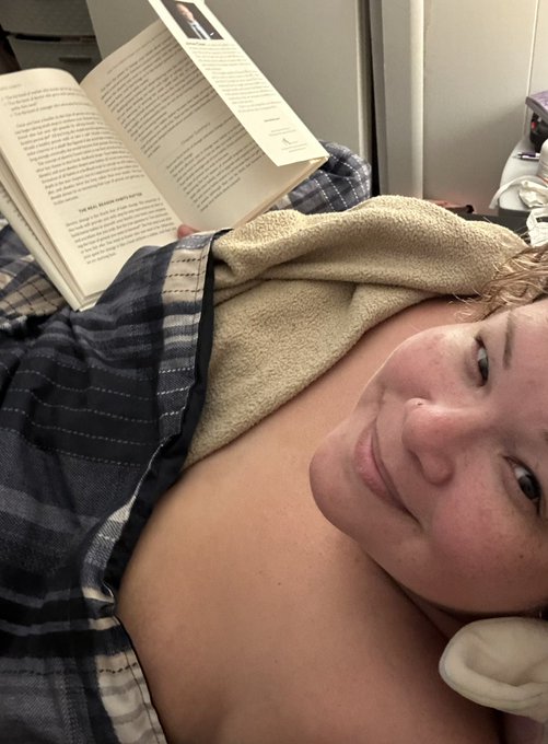 Friday night!  I&rsquo;ve been quiet lately. I&rsquo;m putting a lot of time, energy and effort into myself, my finances<a href="/tag/mvsales"class="tags"><span>#mvsales</span></a>