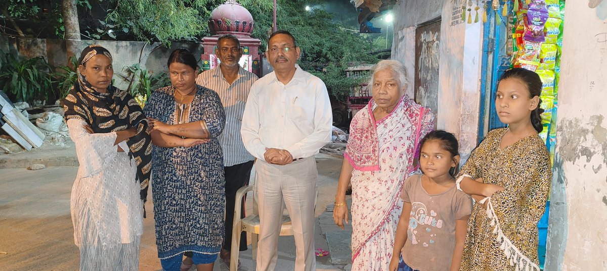 PunjVirendra's tweet photo. #आश्चर्य जब एक मां ने बताया की वो अपनी #2nd_Class में पढ़ने वाली बेटी को #tution_ट्यूशन लेने भेजती हैं 
#Reason_बताएंगे_आप? 
बच्चे स्कूल में जो सीखे अपने  माता पिता को सिखाए शिक्षा ऐसी होनी चाहिए ।
बच्चे की सफलता का श्रेय किसको जब उसको ट्यूशन का ही सहारा लेना है 
@Dir_Education https://t.co/xQ1jfVX444