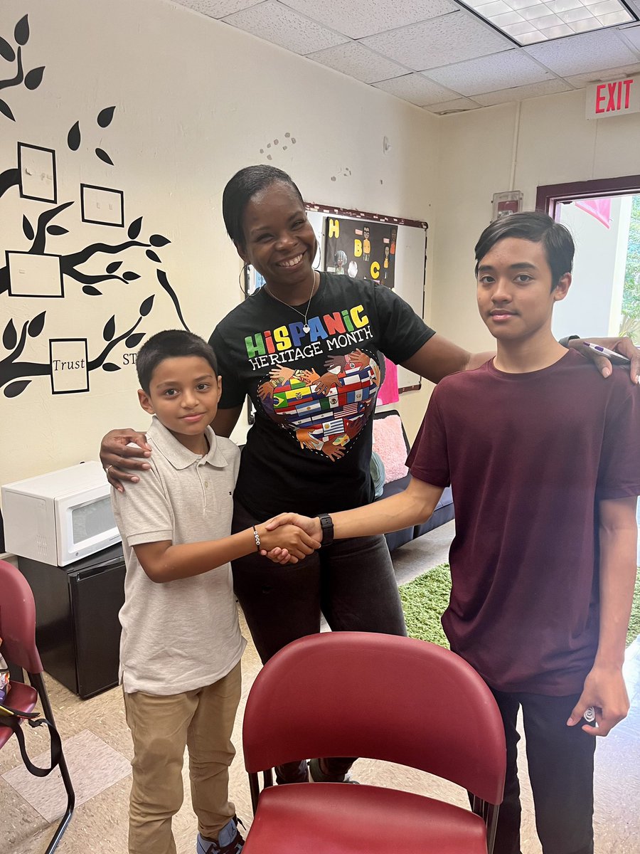 HoraceMannmdcps's tweet photo. RJP with our coordinator! Peace circles in full effect @MsSMMurray 
@mdcpsoperations 
#MDCPSCheck2Connect #MDCPSRestorativePractices #MDCPSConnectB4Curriculum #connectionsFirst https://t.co/ikm1QGVDEj