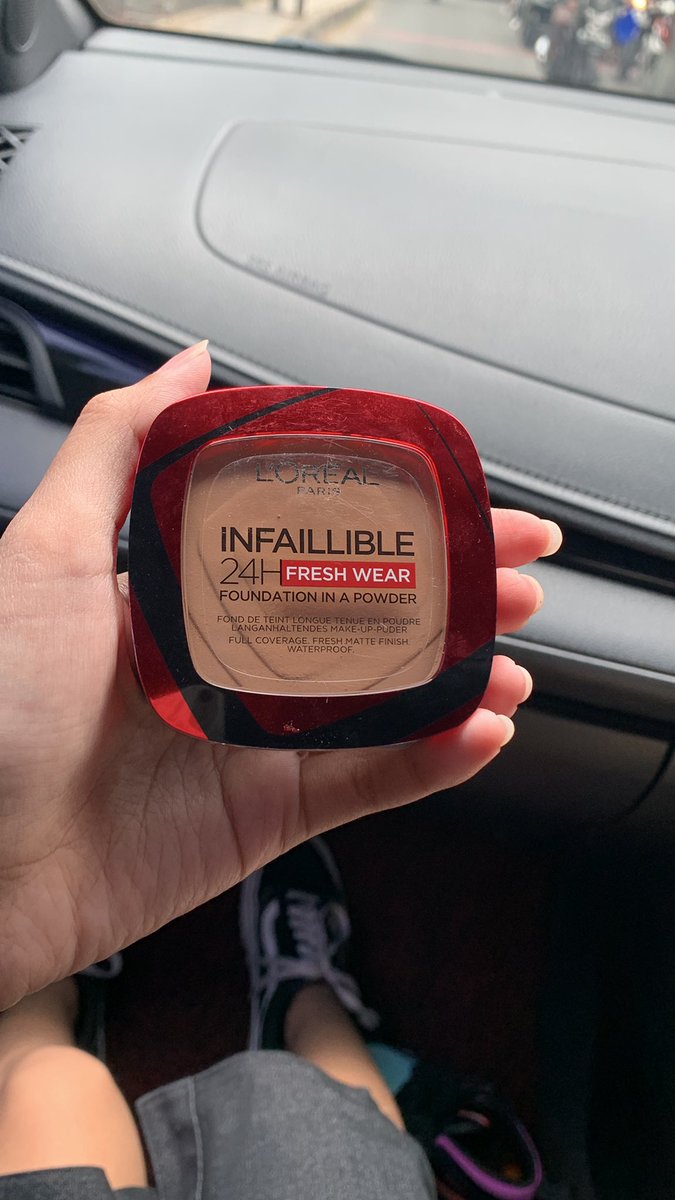 moumumbles's tweet image. ada yg mau barter shade Loreal Infallible 24H Freshwear Foundation Powder? ini shade 140 Golden Beige, literally br nyampe hari ini &amp;amp; br bgt gue pake barusan trs kegelapan di gue🥹😩😩 pls hit me up yg mau barter sm shade lain atau mau beli. gue kasih harga 120k deh