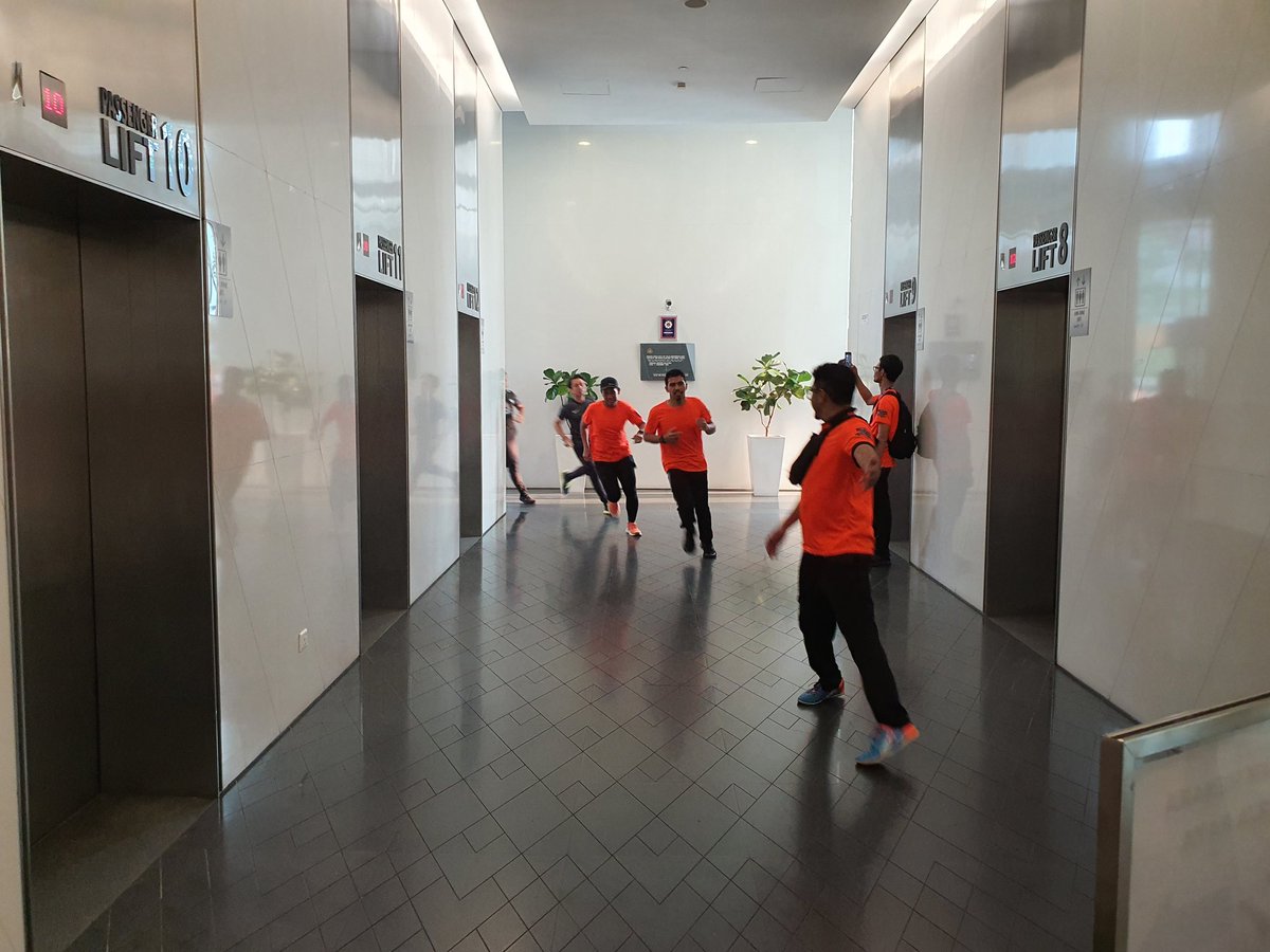 IPJKR_Official's tweet photo. Acara pelepasan peserta Larian Menara Kerja Raya,  bersempena Sambutan Hari Sukan Negara Peringkat KKR Tahun 2023 yang disempurnakan oleh YB Dato Sri @AlexNantaLinggi ,Menteri Kerja Raya di perkarangan parkir Blok G, Menara Kerja Raya

#harisukannegara2023
#HSN2023 https://t.co/r7wKeMfpE6